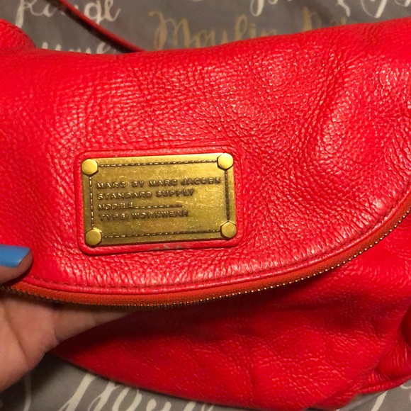 Marc Jacobs messenger purse - Picture 4 of 9
